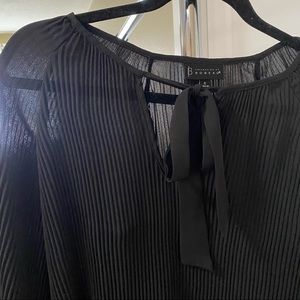 Black pleated silky shirt with bow 🖤